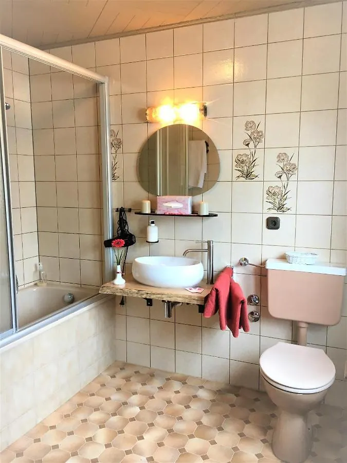 Antjes Schmankerlhotel Und Restaurant 트로스타우